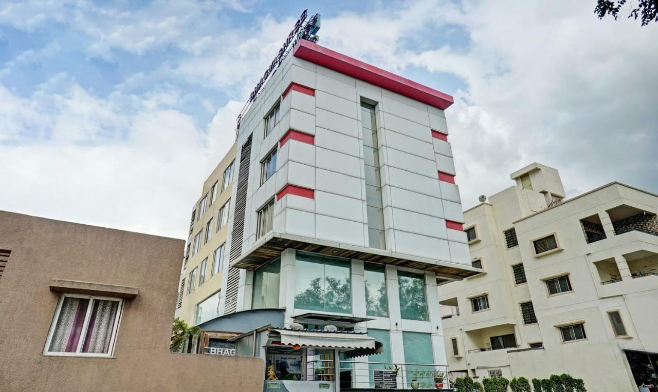 Treebo Bhagyashree Executive Hotel Mundhva Exterior foto